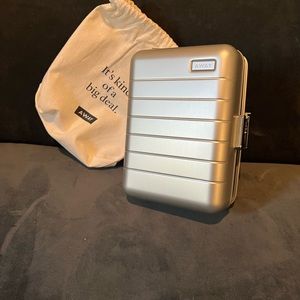 AWAY luggage mini toiletry case - Aluminum